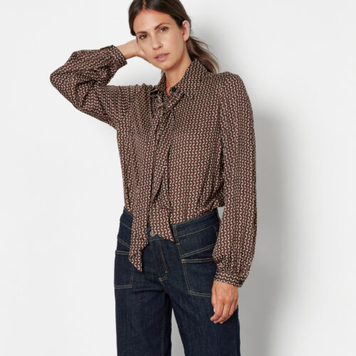Camisa estampada geométrica marrón