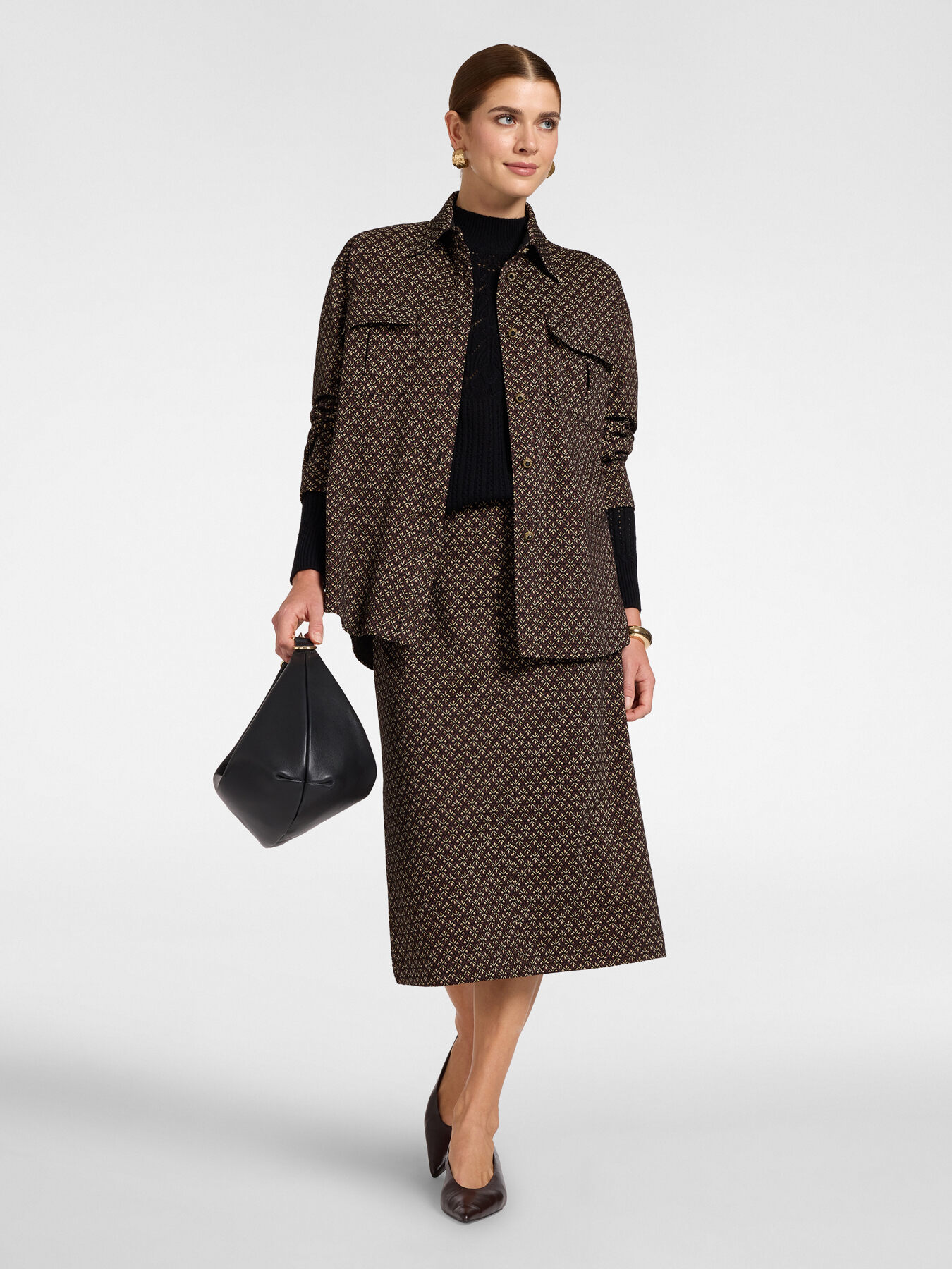 Chaqueta tejido jacquard estampado marrón y negro